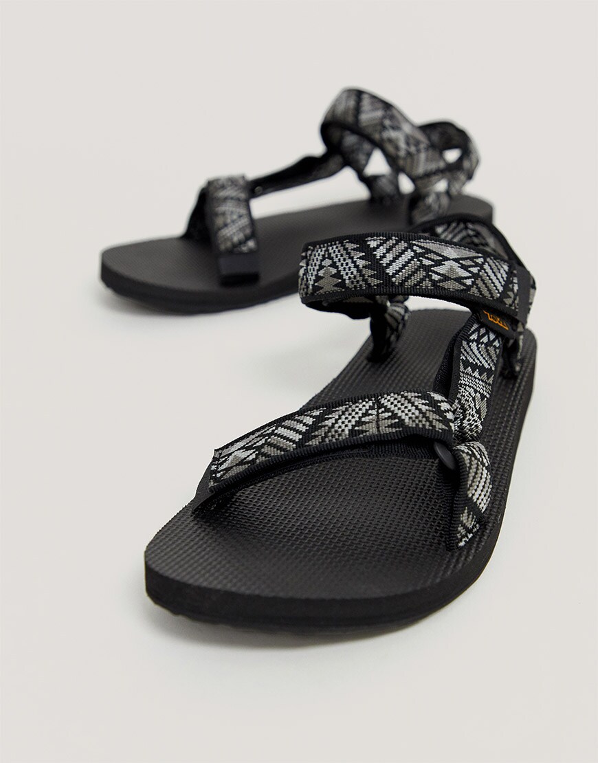 summer footwear