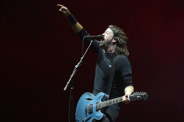 five reasons to love dave grohl