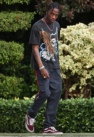 Travis Scott In Baggy Clothes Travis Scott La Flame Half Baked And Rick Owens Outfit Travis Fashion Neat Travis Scott Is The Latest Star To Rock Them Alltogetherwego