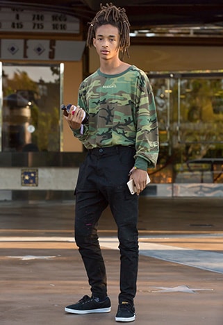 Jaden Smith shows off mustache and wears no trousers - World News &  Discussion - FOTP