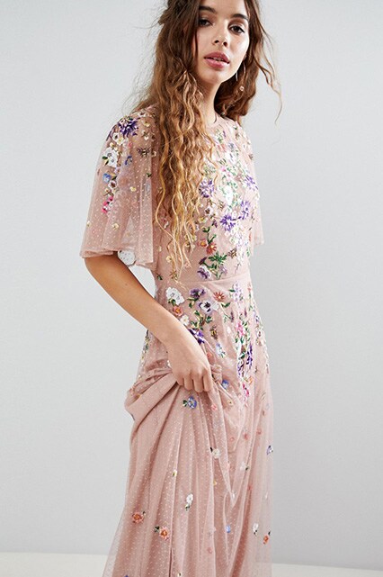 ASOS Wedding - Robe longue en maille plumetis à manches évasées avec broderie florale