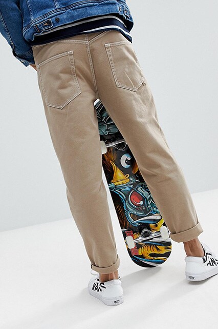 Jean style skateur à surpiqûres contrastantes beige ASOS