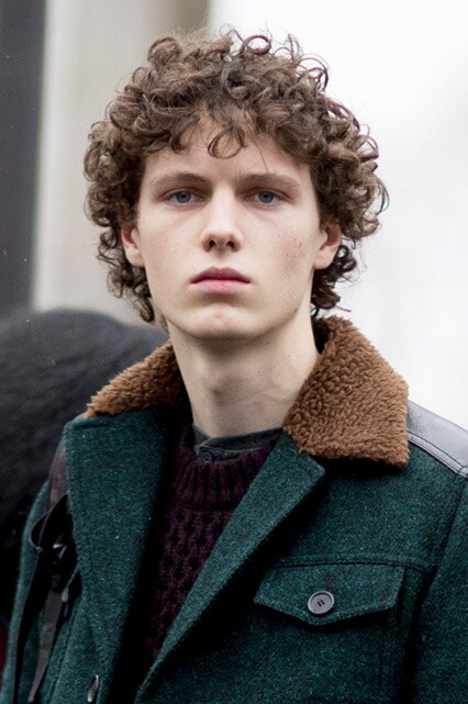 coupe cheveux bouclés homme inspiration asos