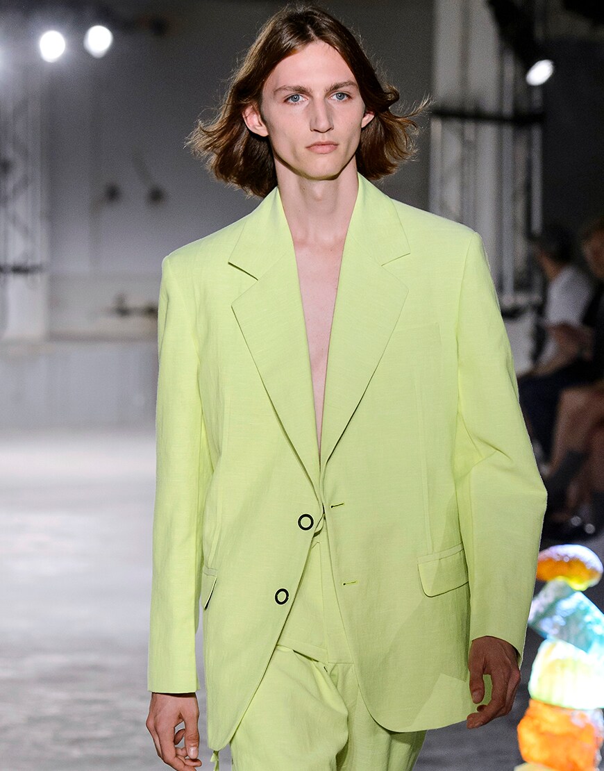 looks et makeup homme de défilé fashion week
