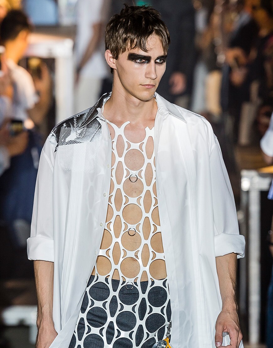 looks et makeup homme de défilé fashion week