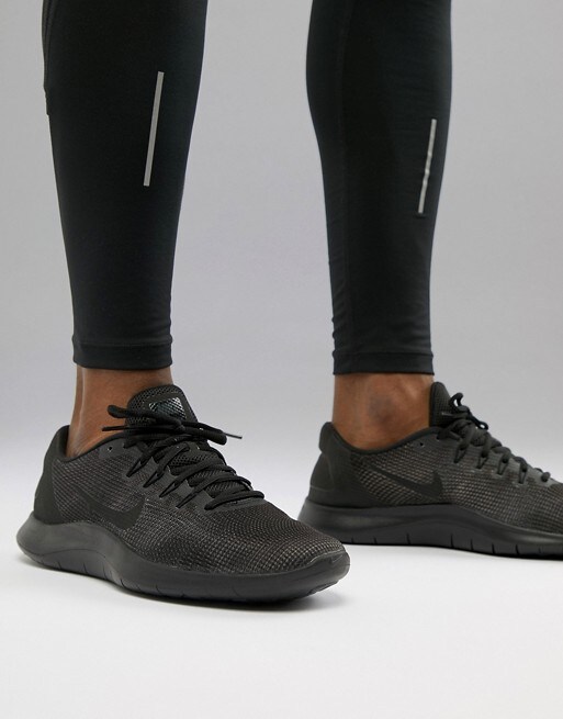 schwarze Laufschuhe von Nike, erhältlich bei ASOS
