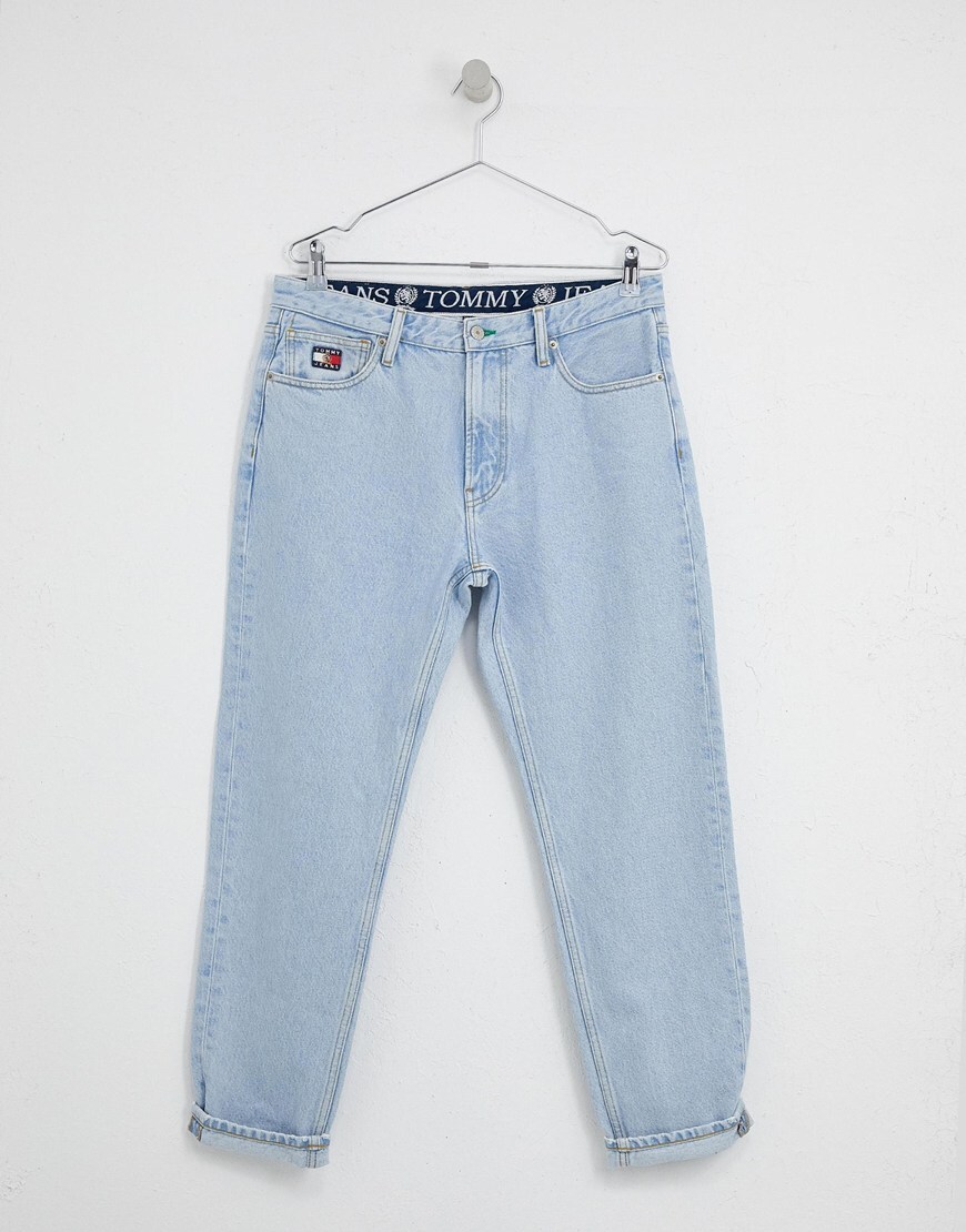 Tommy Jeans - 6.0 Limited Capsule Dad - Jean avec logo armoiries sur la poche - Délavage clair