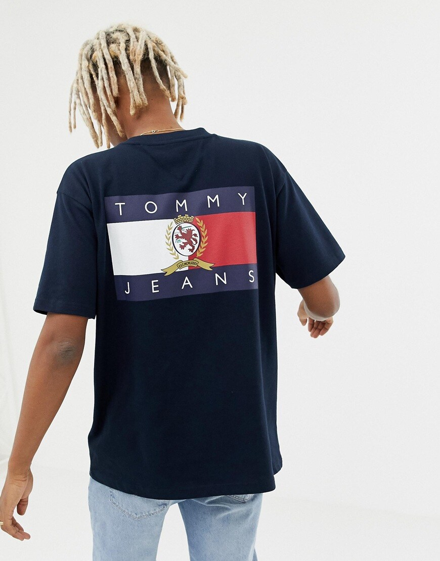 Tommy Jeans - 6.0 Limited Capsule - T-shirt ras de cou avec écusson imprimé au dos - Bleu marine