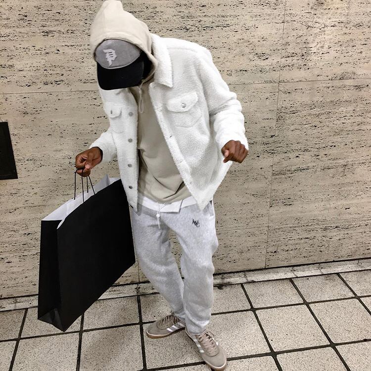 Streetstyle von asos_joshua in einer Teddyfelljacke