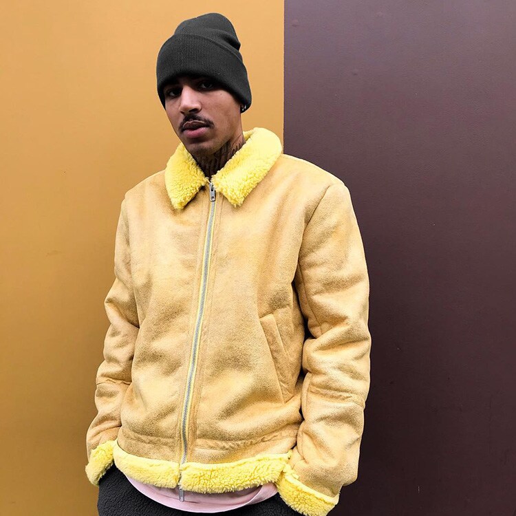 Streetstyle von asos_ruddy in einer Fliegerjacke aus Lammfellimitat