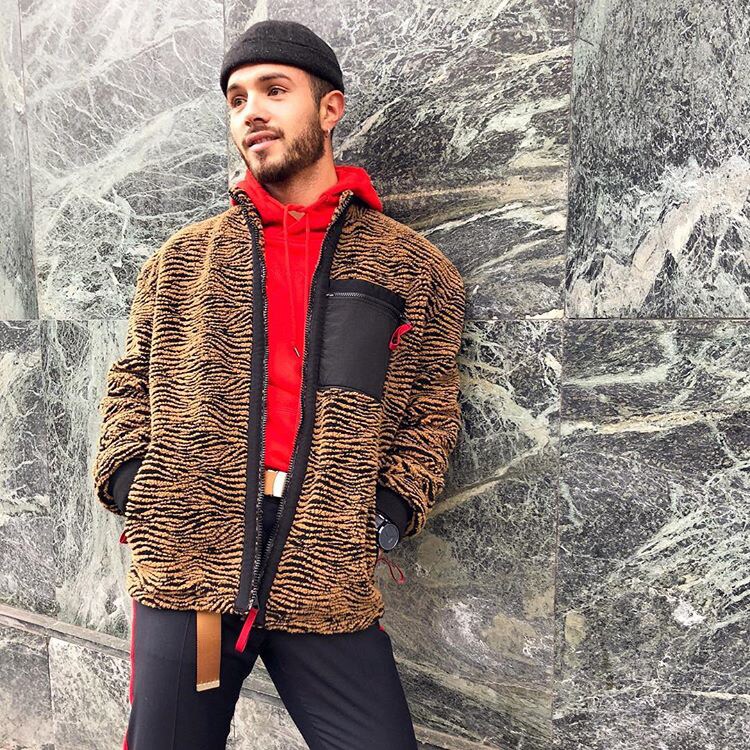Streetstyle von asos_thomas in einer Tigerstreifen-Fleecejacke