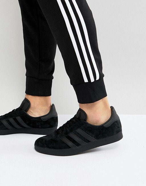 minimalistischer Sneaker von adidas, erhältlich bei ASOS
