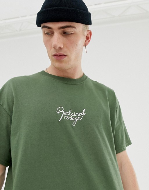 T-Shirt von Reclaimed Vintage, erhältlich bei ASOS