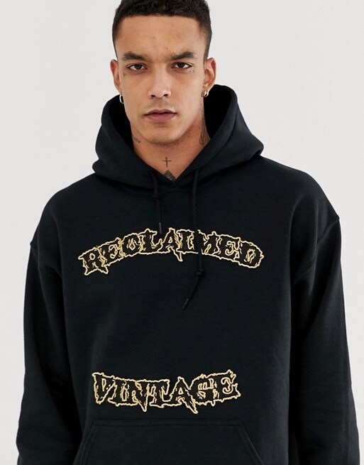 Kapuzenpulli von Reclaimed Vintage, erhältlich bei ASOS