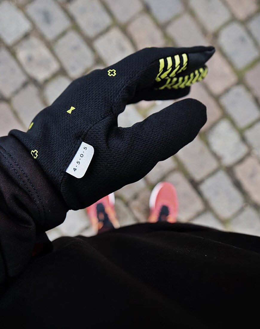 ASOS Insider Dennis Glanz in einem Lauf-Outfit von ASOS 4505