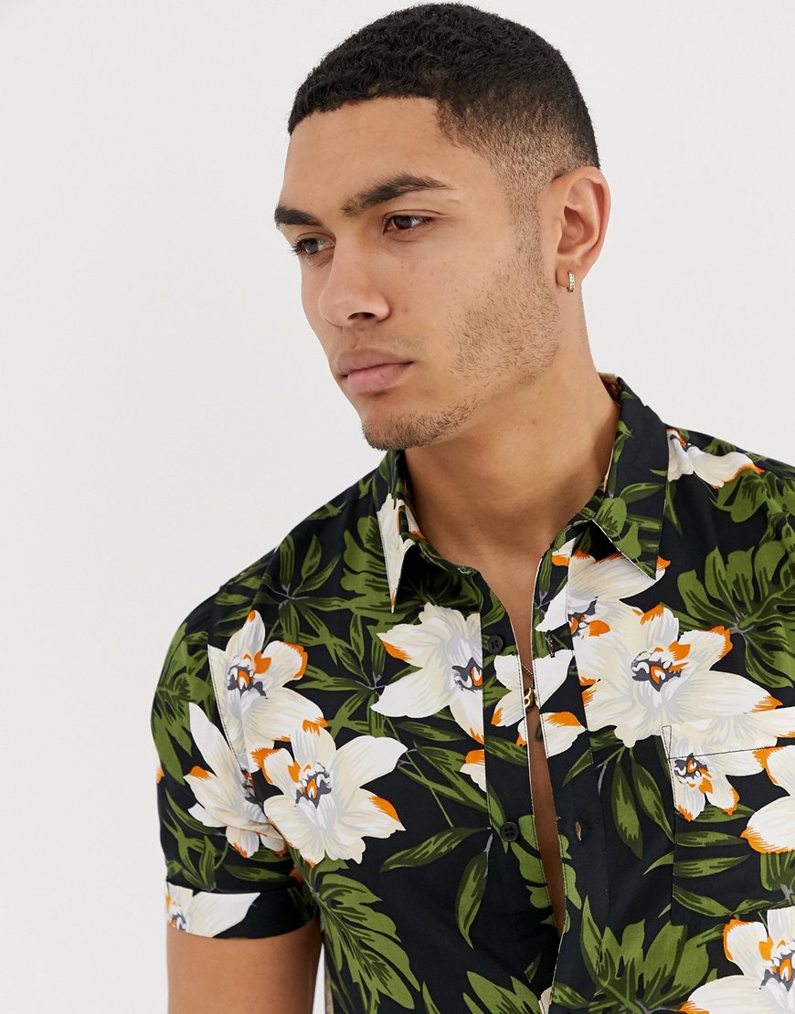 Hemd mit tropischem Muster von boohooMAN, erhältlich bei ASOS