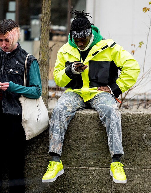Streetstyle: Mann trägt Nike Air Force 1 Sneaker
