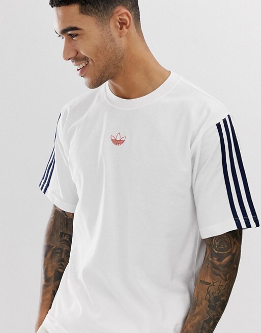 Sportliches T-Shirt für Herren von adidas, erhältlich bei ASOS