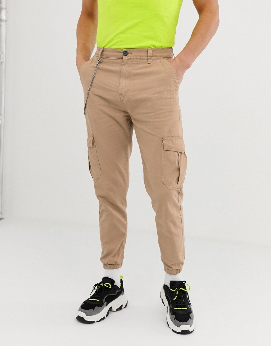 Bershka - Pantalon cargo avec chaîne - Fauve