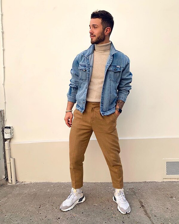ASOS Insider Thomas posiert für ein Streetstyle-Foto