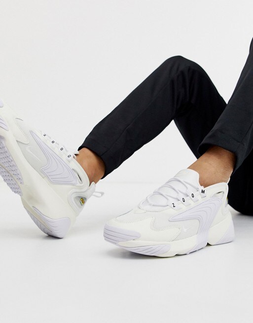 Nike – Zoom 2K – Sneaker in dreifachem Weiß, 89 € bei ASOS