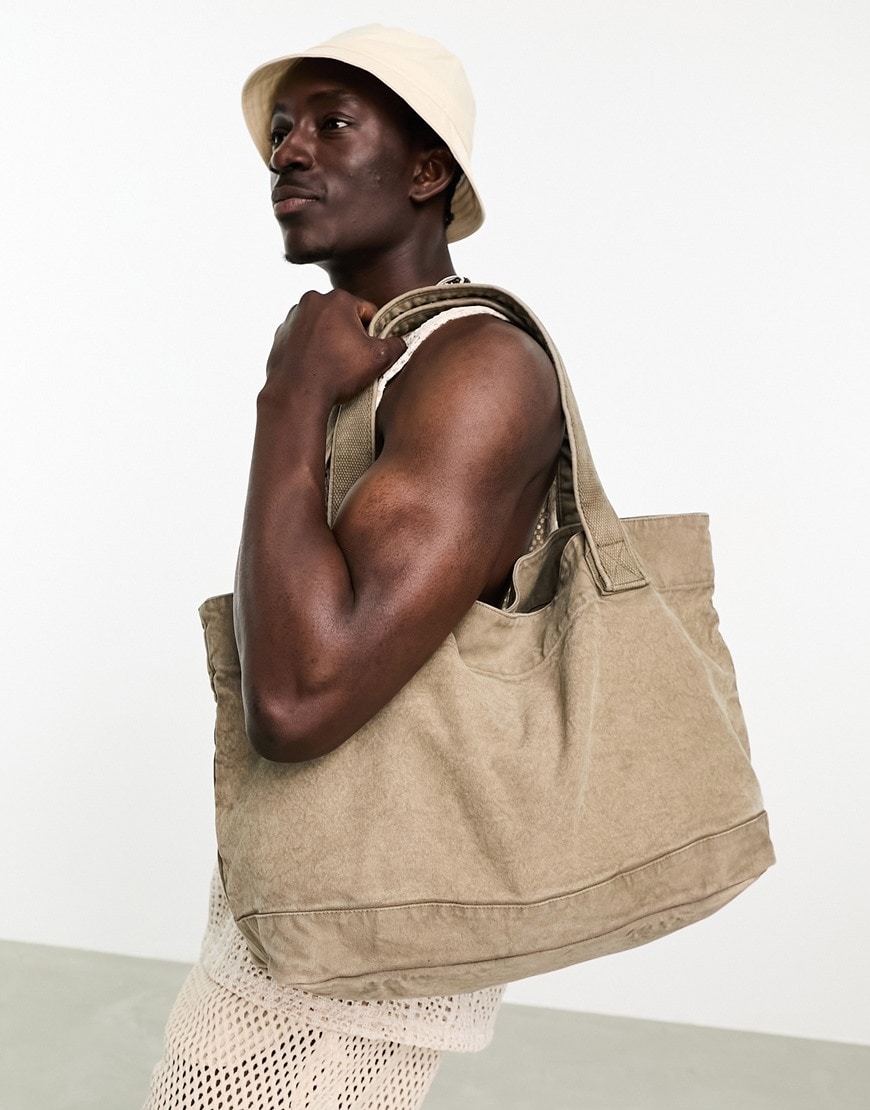 model wearing a tote bag