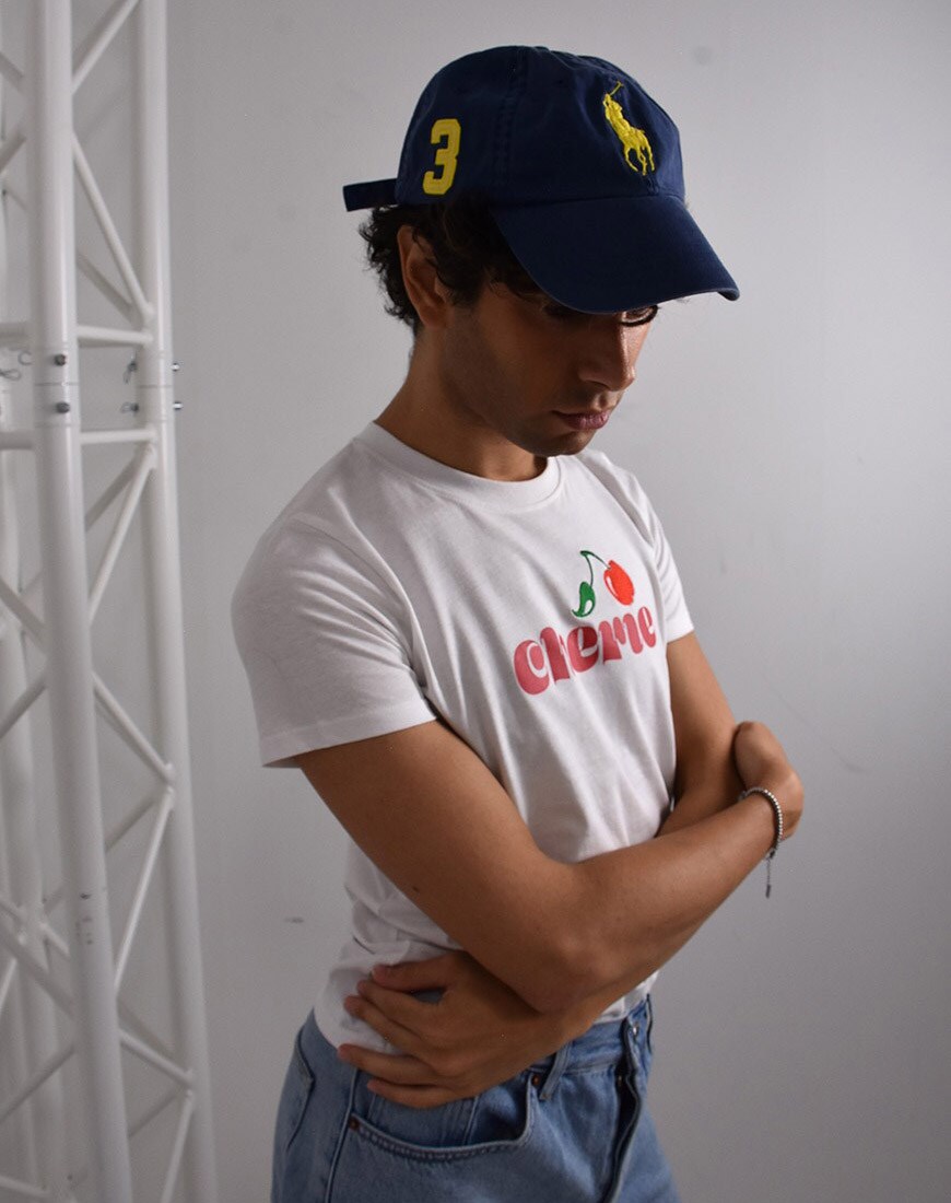 model wearing a navy cap