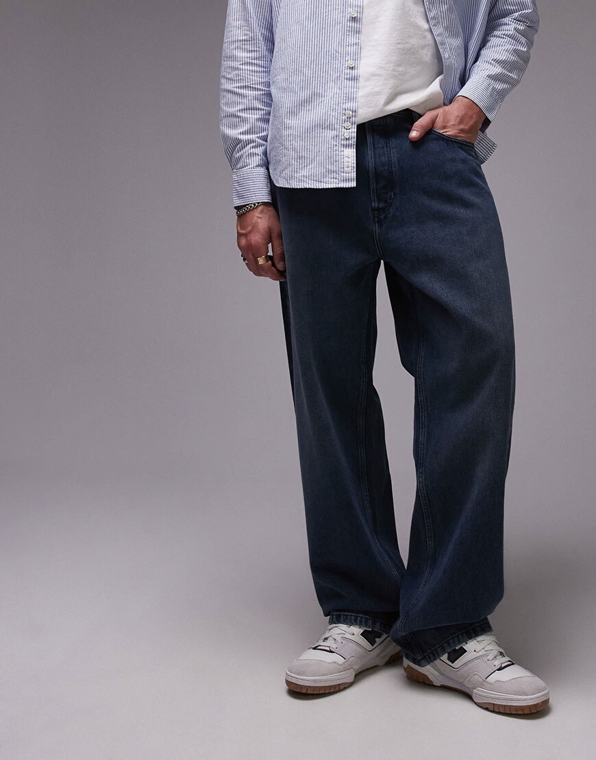 Baggy wide-leg jeans with a blue shirt and white T-shirt