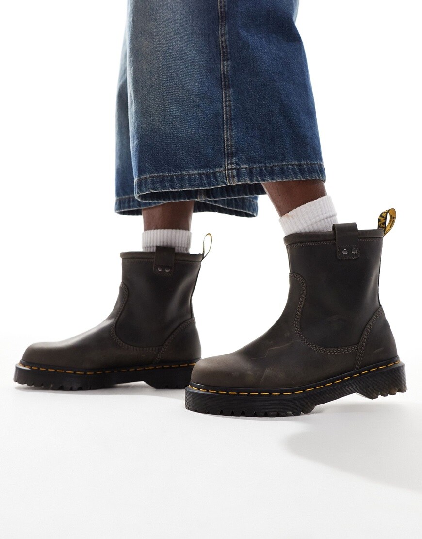 Dr Martens 2976 chelsea boots in all black
