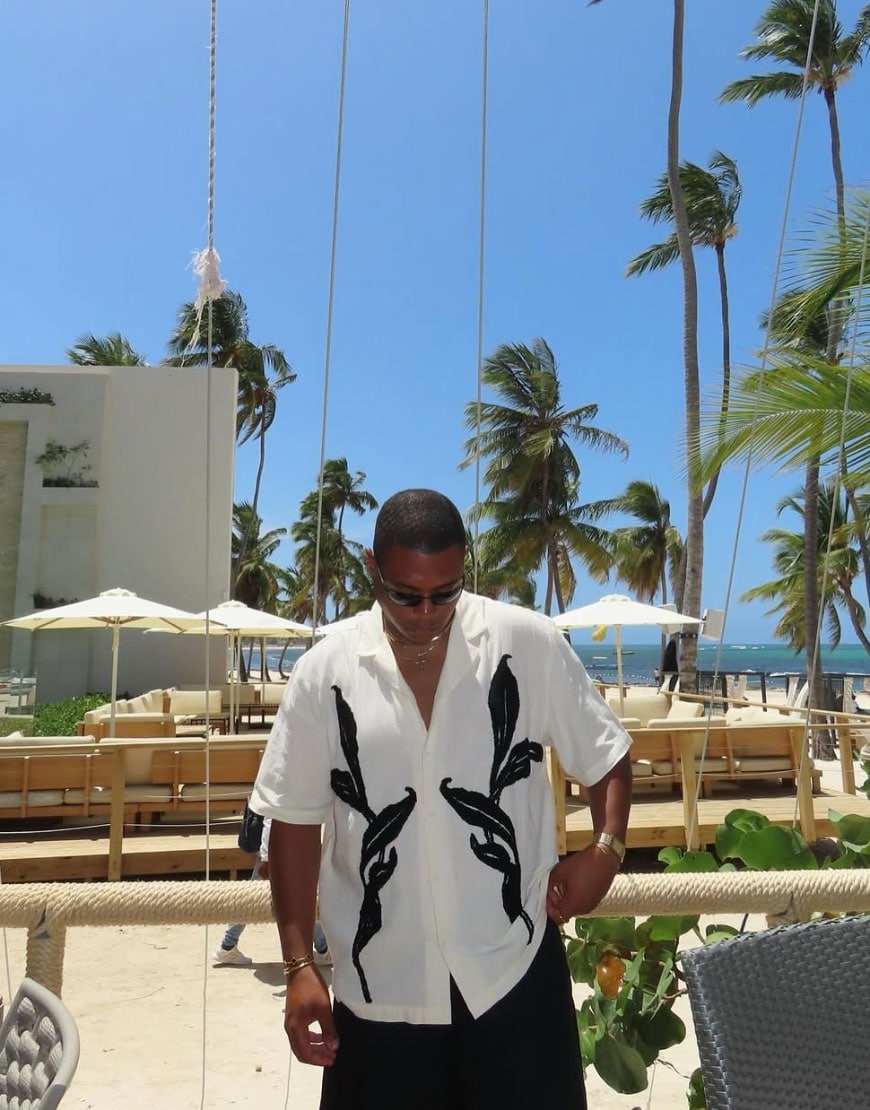 Man Wearing White Shirt