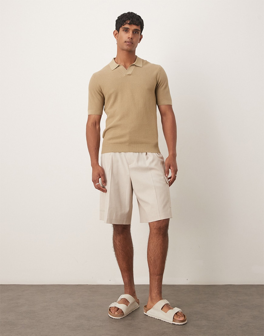 Model wearing smart cargo shorts outfit