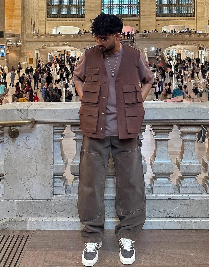 Man wearing balloon-style jeans outfit | ASOS Style Feed