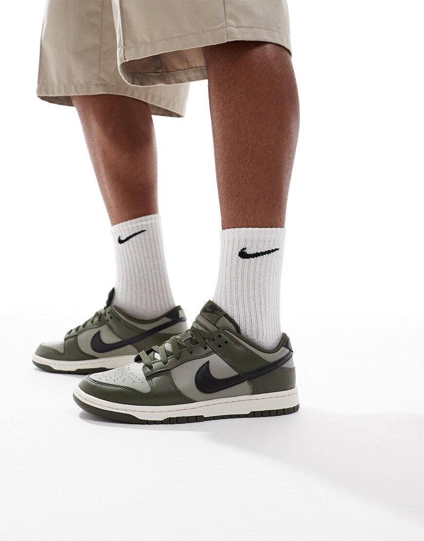 Nike Dunk Low in khaki