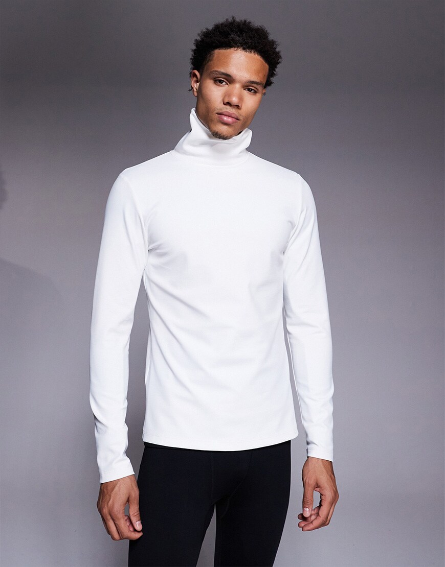 What to wear under a ski jacket | Skiing what to wear under ski pants 