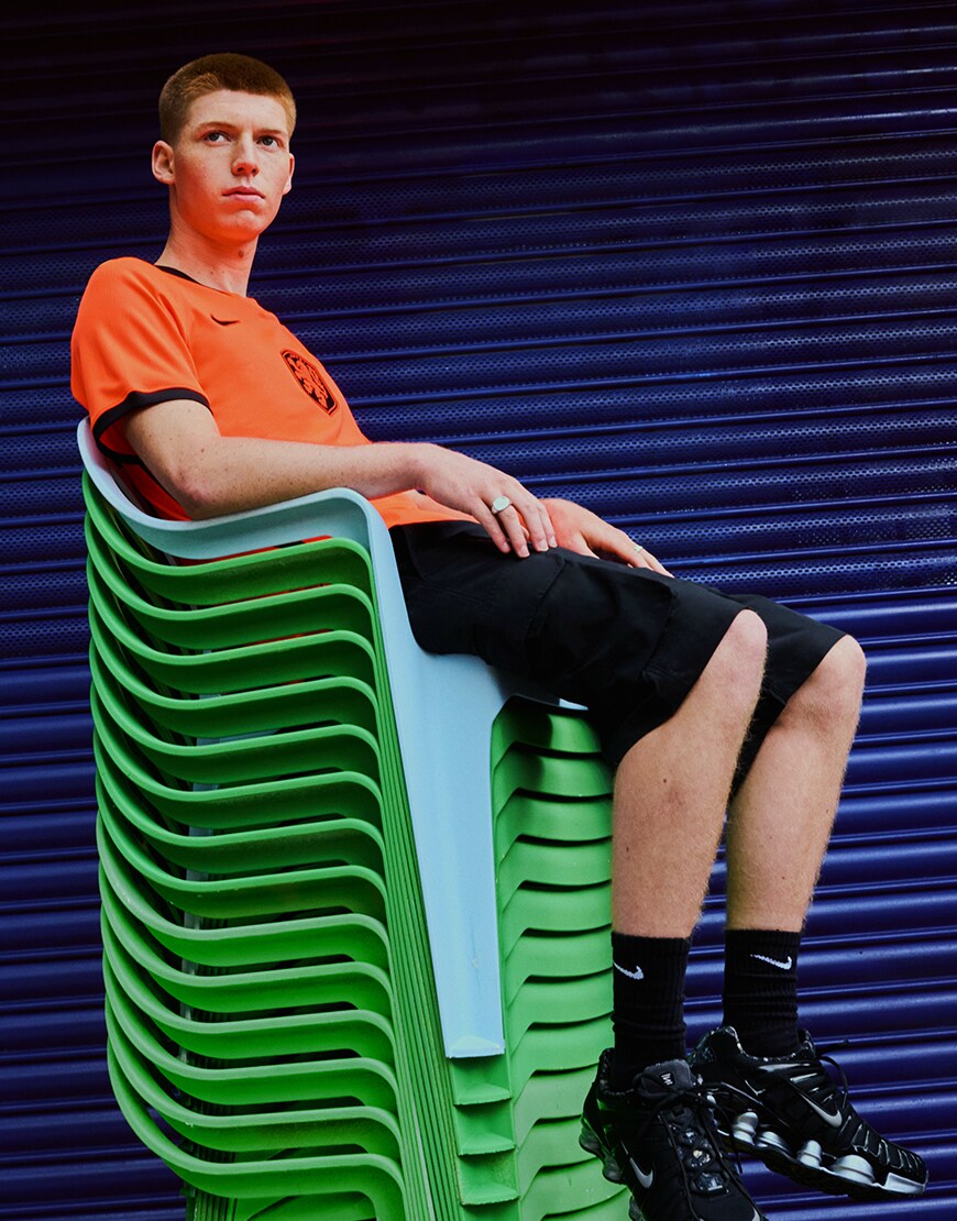 Man wearing the Netherlands football shirt