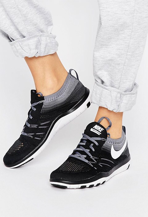 Nike Flyknit Sneakers