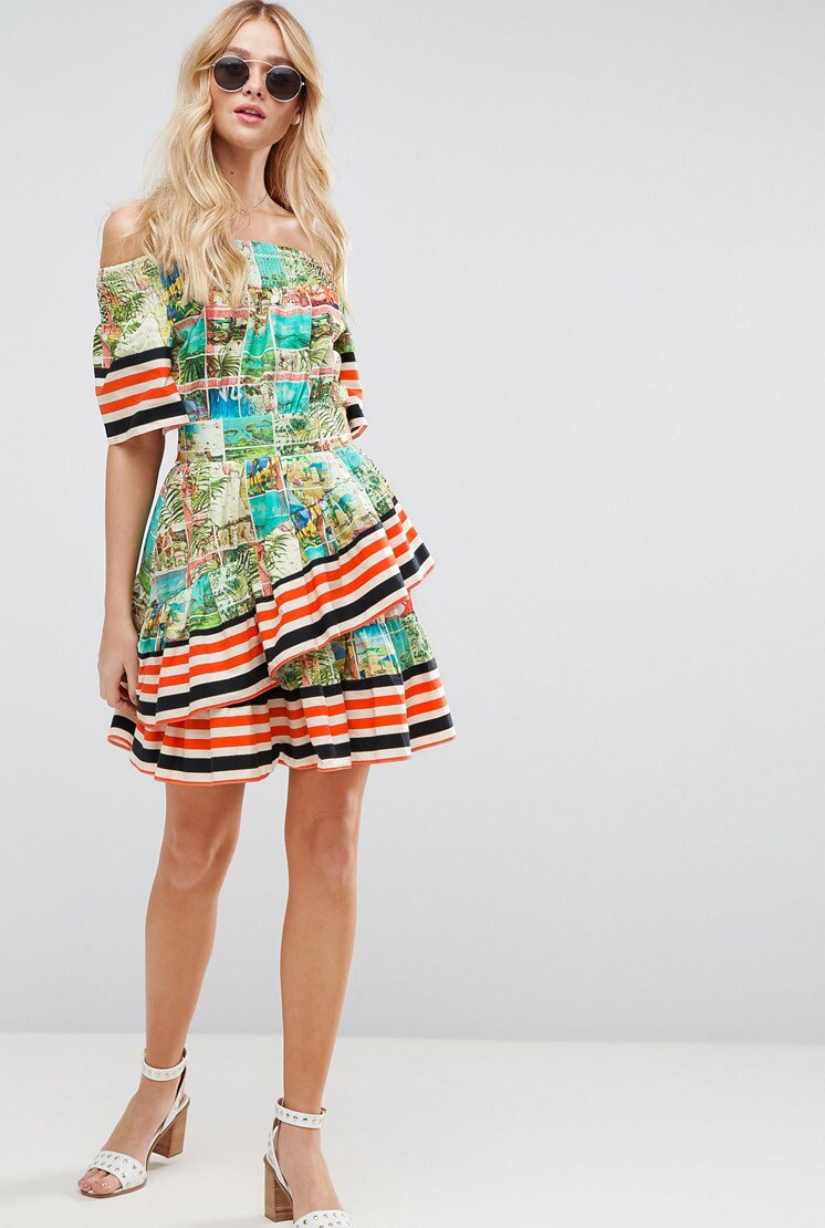 ASOS - Vestito con spalle scoperte e stampa a cartoline e righe