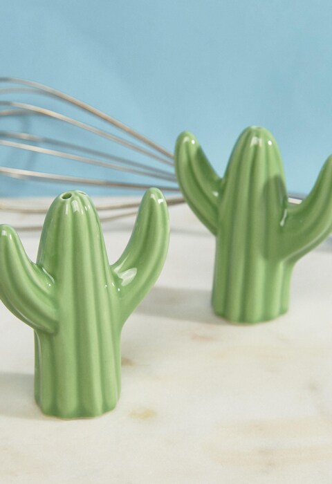 cactus salt and pepper pair