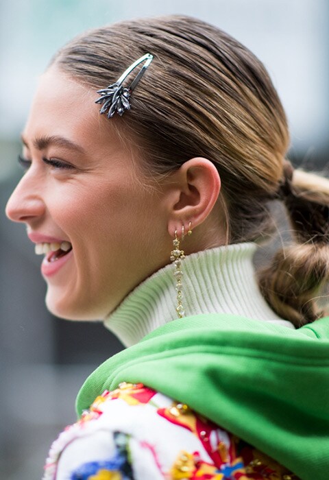 Street-style star wearing a hair clip at NYFW AW18