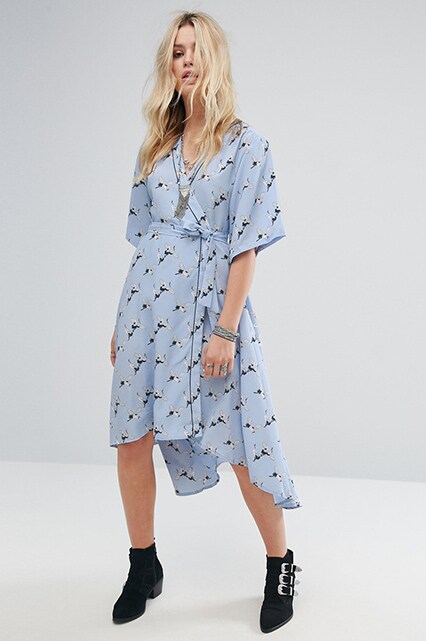 Glamorous - Robe style pyjama effet cache-cœur à imprimé oiseau