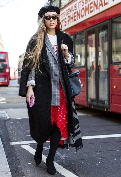 Street style black beret
