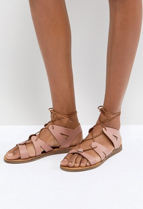 Lo que consiguen unas sandalias romanas! | ASOS