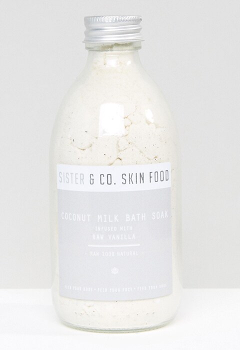 Sales de baño de leche de coco de 300 ml de Sister & Co. Productos eco de belleza para un cuidado de la piel más healthy. Cosmética con ingredientes naturales.