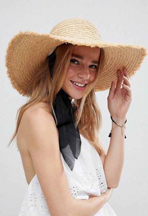 Sombrero floppy de paja natural con detalle ajustable y anudado en la barbilla de ASOS