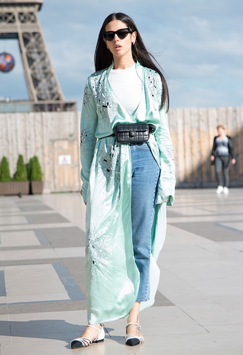 El street style de esta temporada primavera-verano 2018 prueba que el kimono está de moda. Looks con kimono. Contexto e historia del kimono. ASOS, lo último en moda y tendencias.