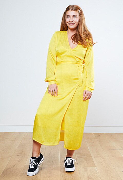 How asos staff style yellow for SS18 