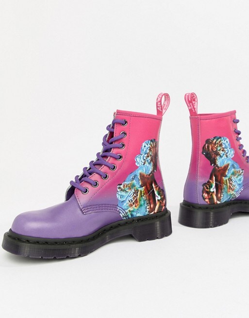 dr martens x new order boots mit print pink lila