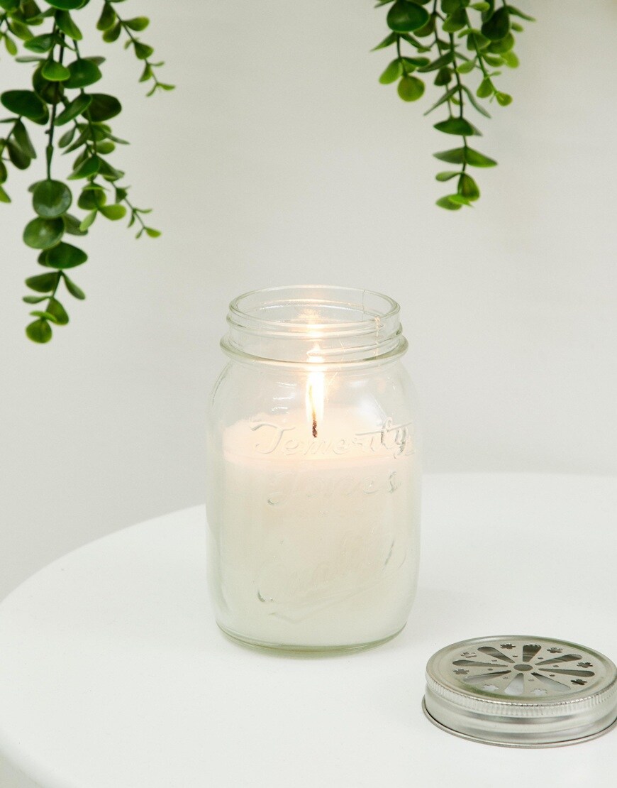 Temerity Jones candle