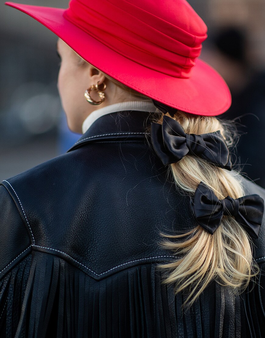 accessoire trends fuer die neue saison Haarschmuck streetstyles