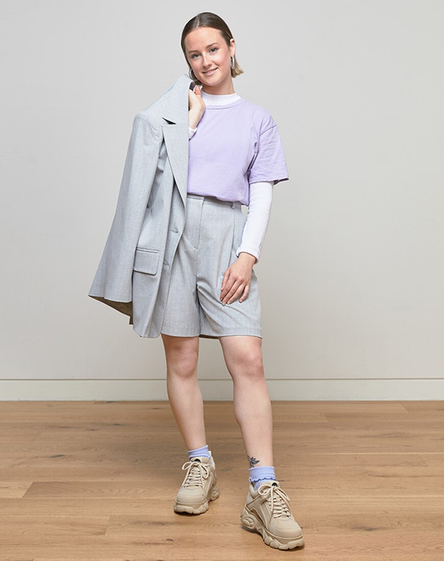 Ensemble gris court